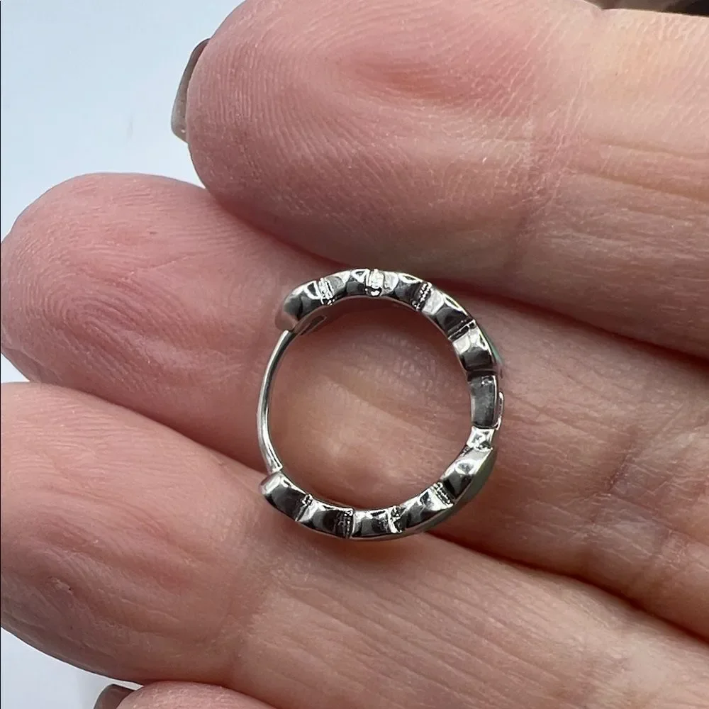 Silver and Green Heart Hoop Earrings - New - S925